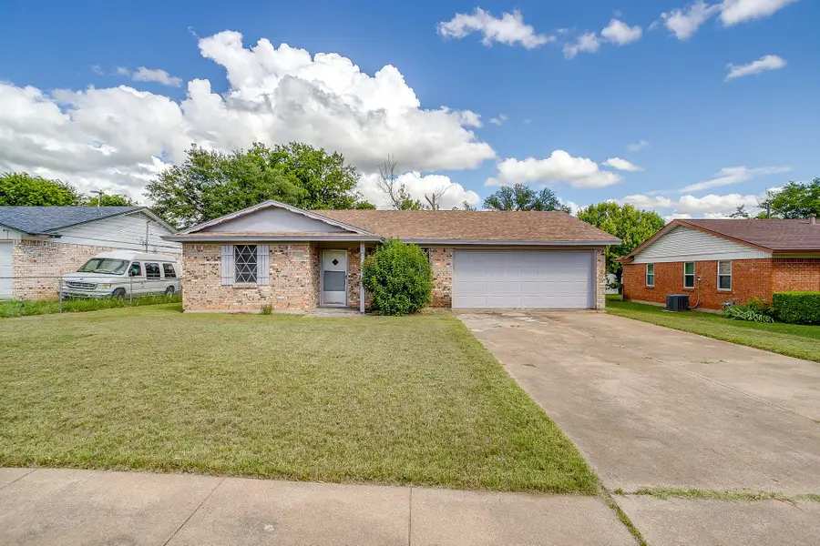 1413 Phillips Street, Cleburne, TX 76033 - #2