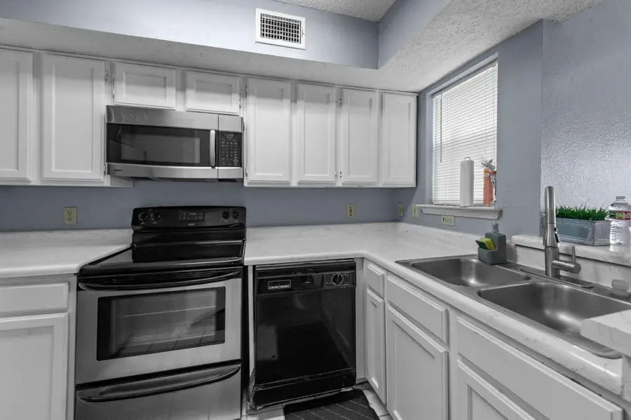 9815 Walnut Street #204, Dallas, TX 75243 - #2