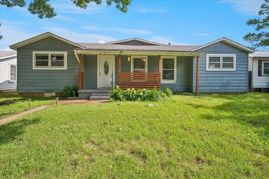 108 Reaves Lane, Hurst, TX 76053 - #2