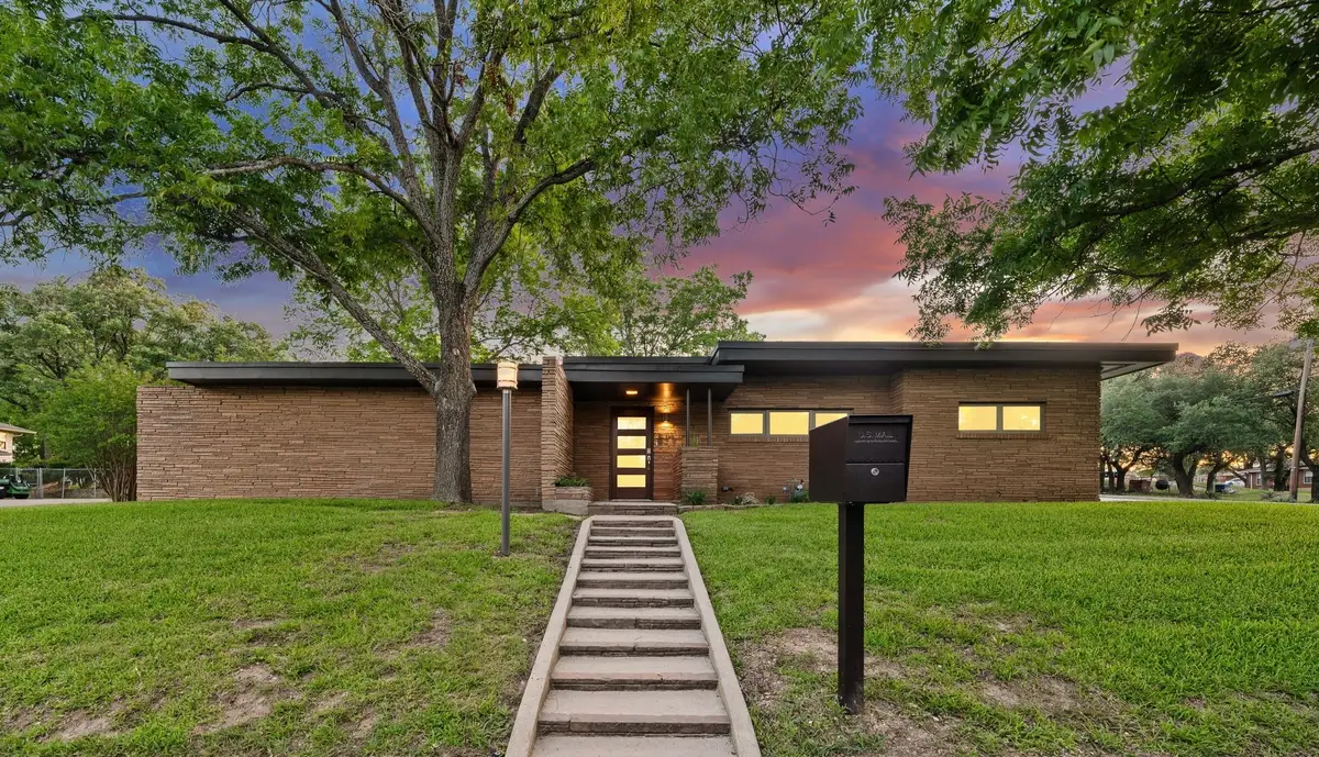 511 Sunset Street, Clifton, TX 76634 - #1