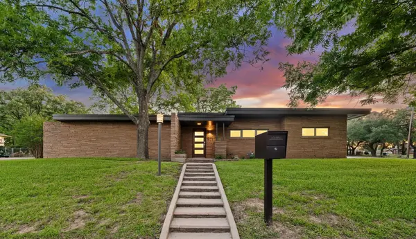 511 Sunset Street, Clifton, TX 76634