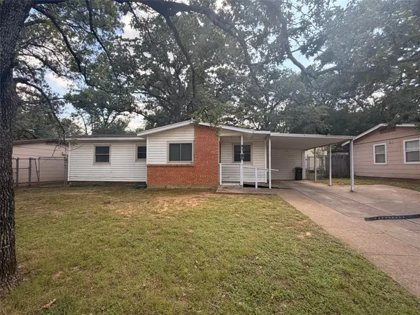 6416 Ava Court Drive, Fort Worth, TX 76112