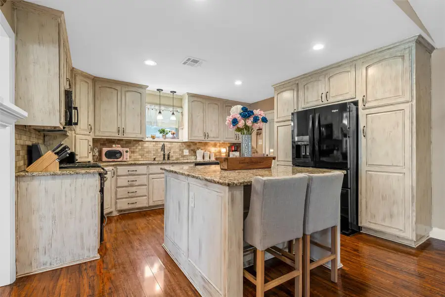 600 S Andrews Drive, Robinson, TX 76706 - #3