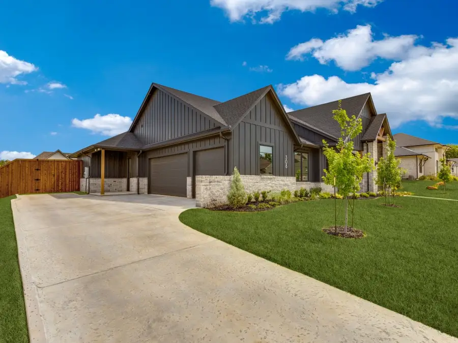 308 Meadowlands Drive, Denton, TX 76210 - #2