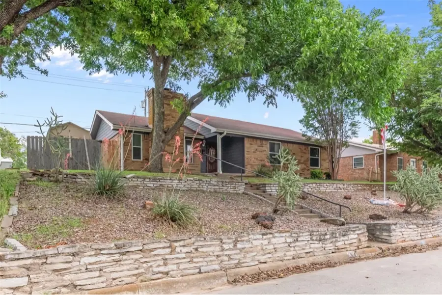 1205 S Rusk Street, Weatherford, TX 76086 - #2
