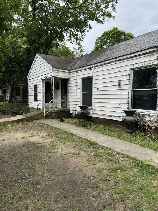 3303 Pleasant Drive, Dallas, TX 75227