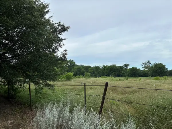 215 N Cummings Drive, Alvarado, TX 76009