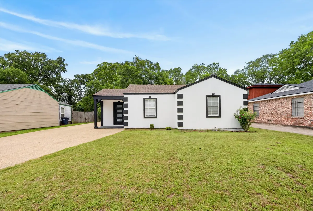 3220 Illinois Avenue, Fort Worth, TX 76110 - #1