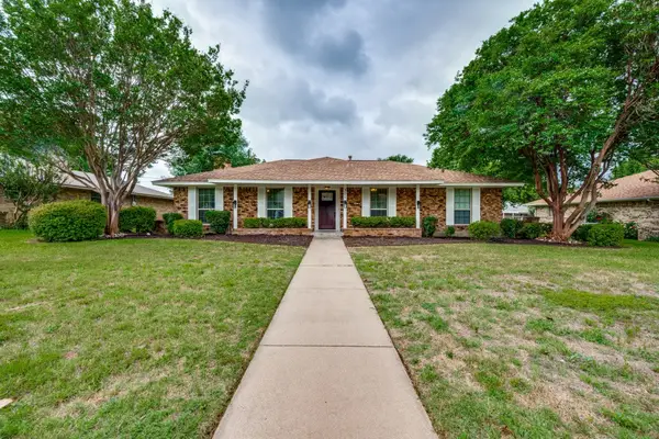 301 Hillcrest Drive, Midlothian, TX 76065