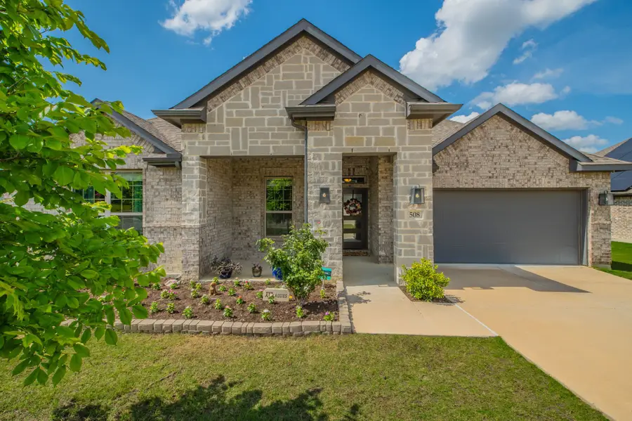 508 Hillcrest Circle, Justin, TX 76247 - #2
