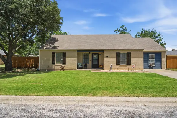 217 N Laramie Circle, Pilot Point, TX 76258