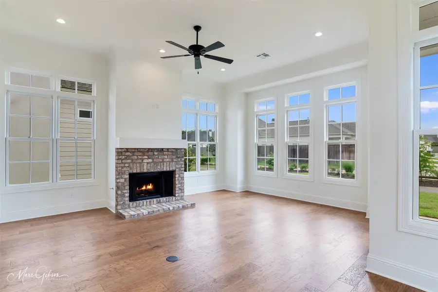 2232 Fairwoods Drive, Shreveport, LA 71106 - #2