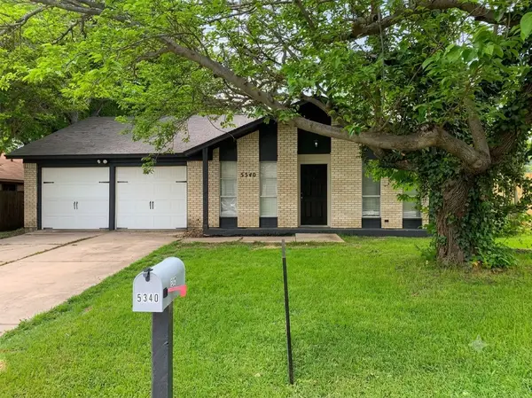 5340 Westminster Court N, Fort Worth, TX 76133