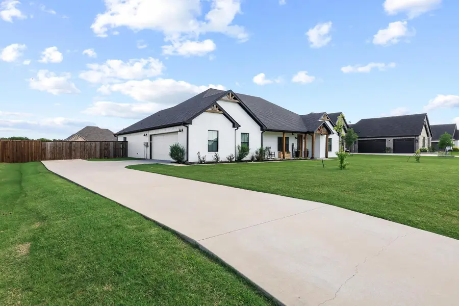 121 Chisolm Trail, Pottsboro, TX 75076 - #2