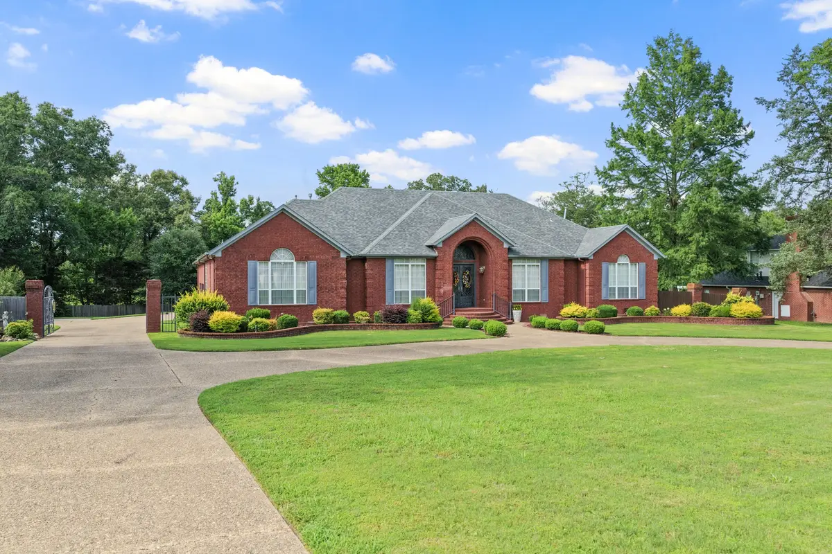 903 Deer Trail Ln, Mount Pleasant, TX 75455 - #1