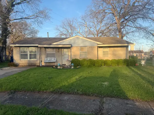 1007 Quincy Cir, Garland, TX 75040