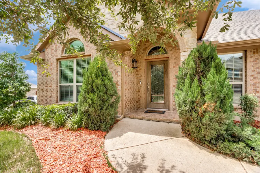27 Oakridge Lane, Edgecliff Village, TX 76134 - #2