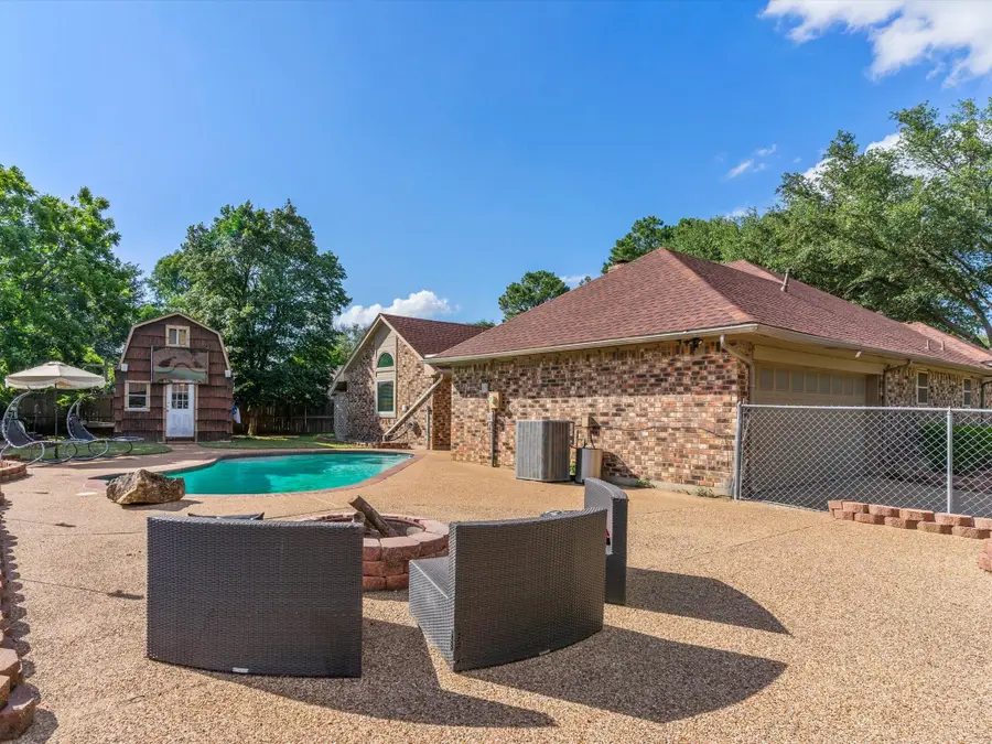 102 Kings Place, Joshua, TX 76058 - #3