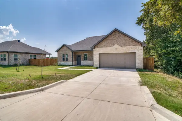 701 Lakeland Drive, West Tawakoni, TX 75474
