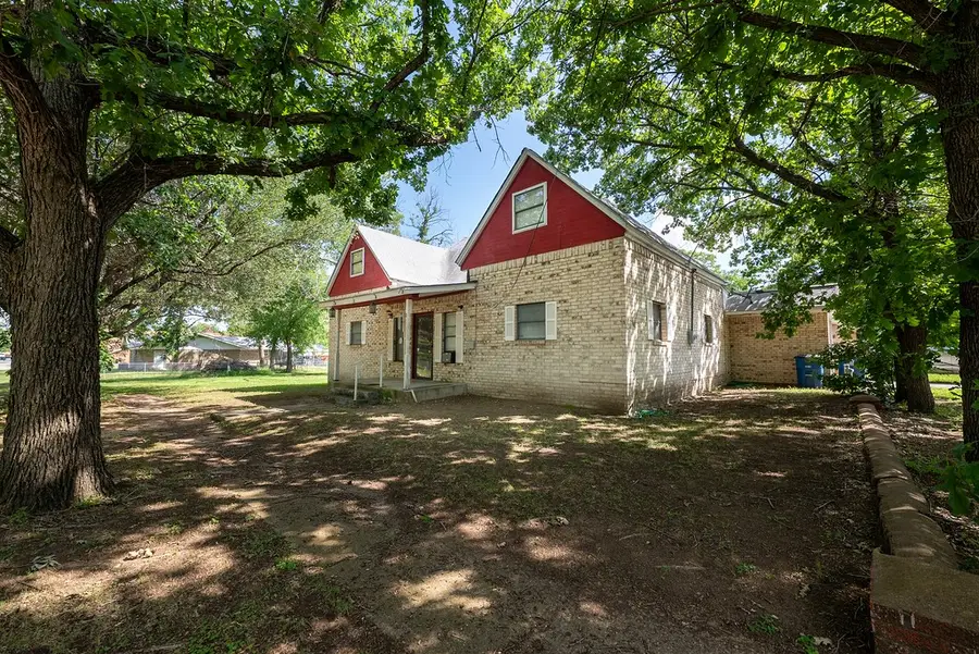 318 W Ross Street, Gorman, TX 76454 - #2