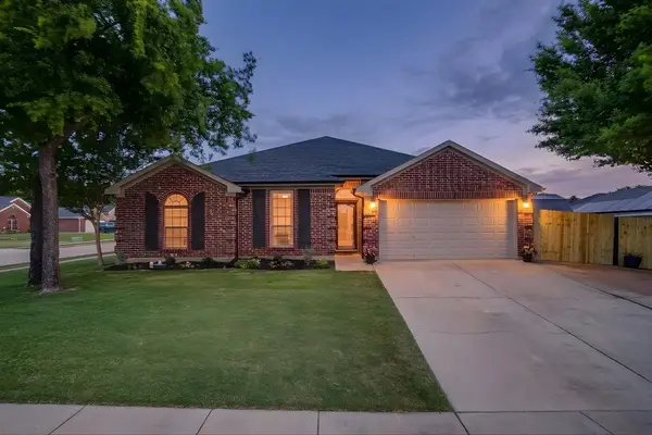620 Marybeth Drive, Burleson, TX 76028