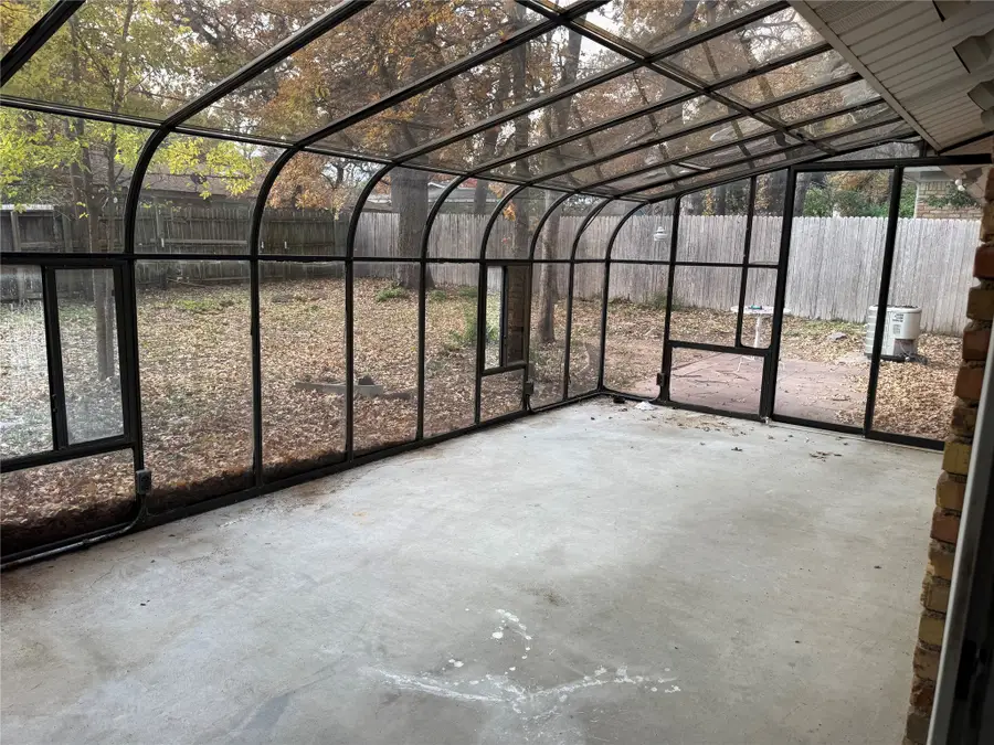 617 Forest Lane, Hurst, TX 76053 - #2