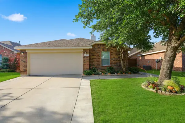 1136 Kachina Lane, Fort Worth, TX 76052