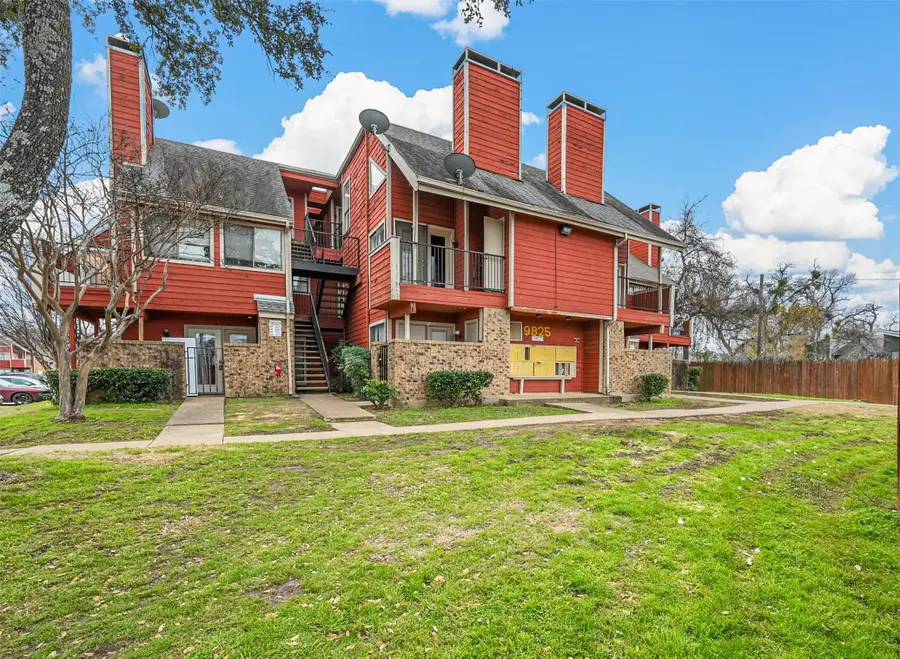 9825 Walnut Street #206, Dallas, TX 75243 - #2