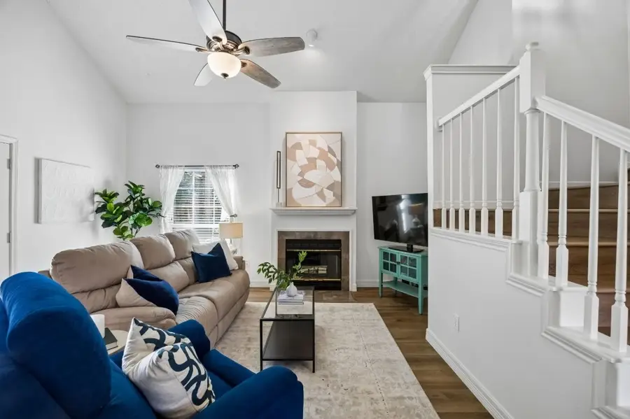 217 Cimarron Trail #5, Irving, TX 75063 - #3