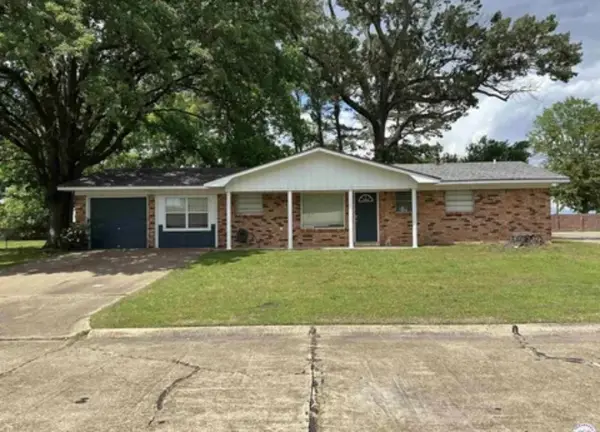 1002 Champion Street, Texarkana, TX 75501