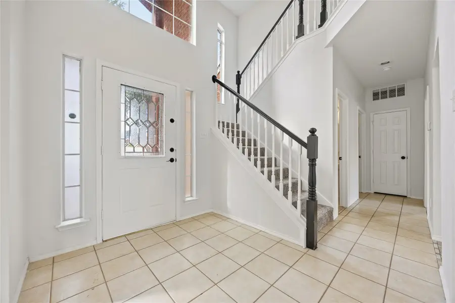 406 Hampton Circle, Grand Prairie, TX 75052 - #3