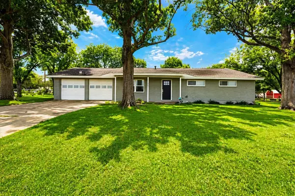 504 Pecan Street, Crowley, TX 76036