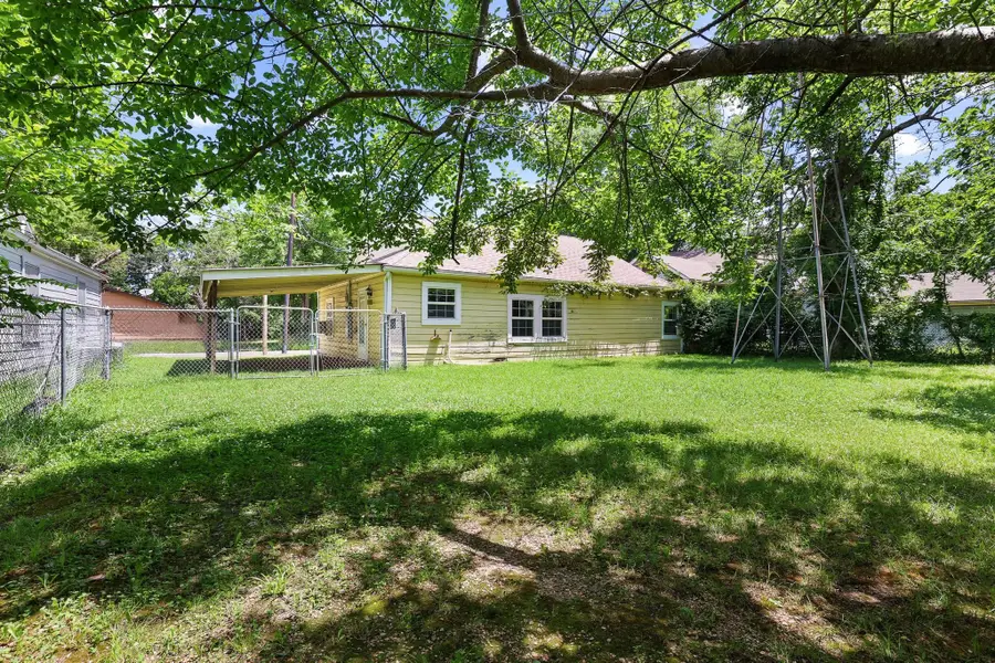 217 W 7th Street, Bonham, TX 75418 - #3