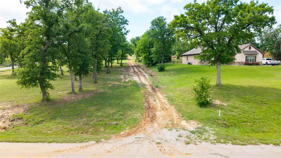 116 Oakwood Hills Drive, Paradise, TX 76073 - #2