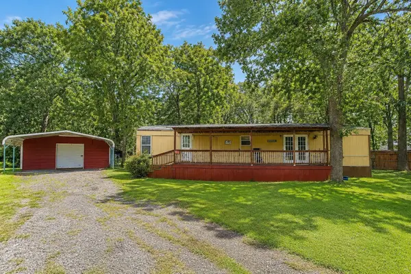 9949 Greentree Lane, Wills Point, TX 75169