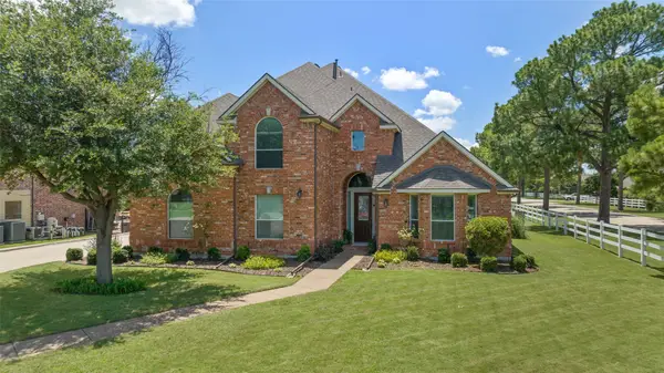1100 Durango Circle, Shady Shores, TX 76208