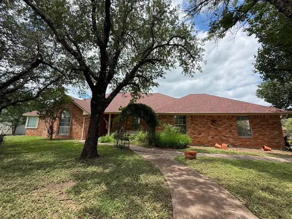 107 Ridge Court, Glen Rose, TX 76043