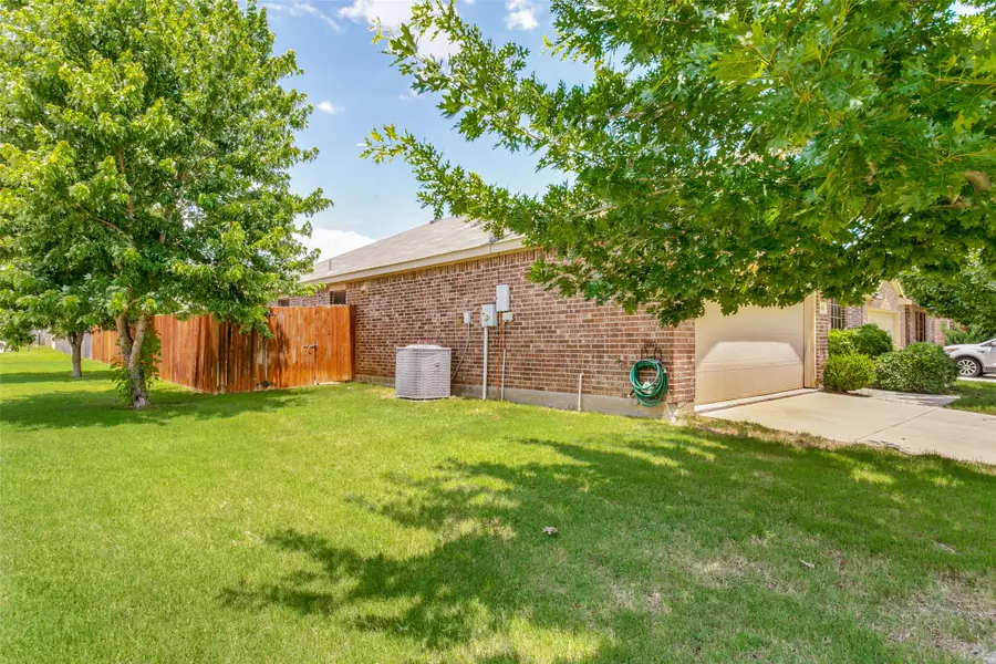 8701 Yosemite, Cross Roads, TX 76227 - #2