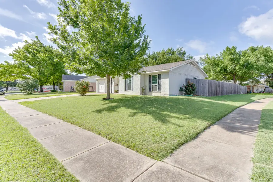 433 Linda Drive, Burleson, TX 76028 - #2