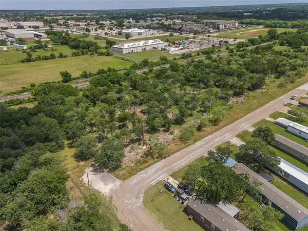 1001 Joshua Ryan Drive, Joshua, TX 76058