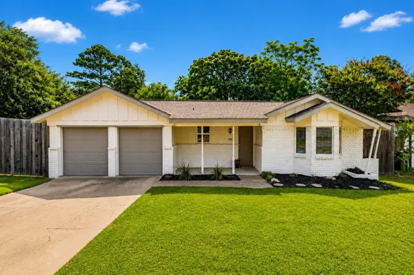 1140 Simpson Drive, Hurst, TX 76053