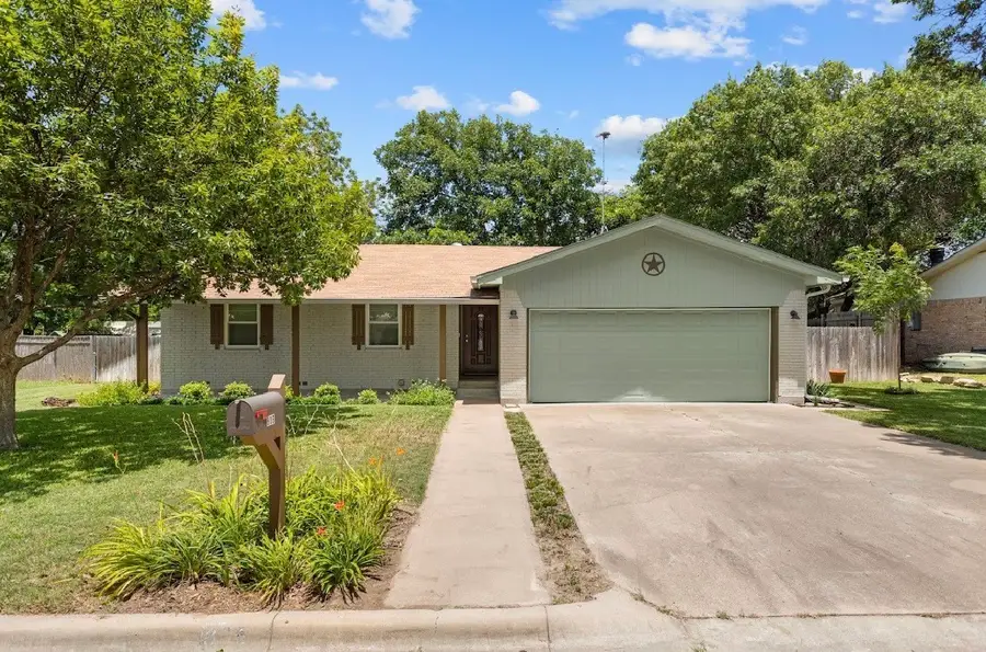 806 S Avenue O, Clifton, TX 76634 - #2
