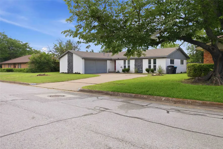 1305 Pinehurst Drive, Fort Worth, TX 76134 - #2