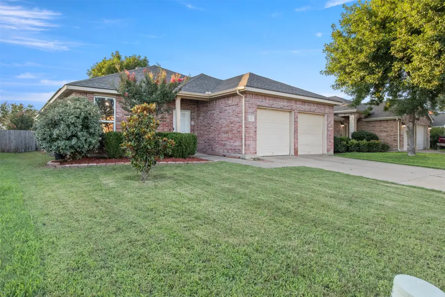 2832 Westover Drive, Grand Prairie, TX 75052 - #2