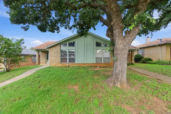 518 Guerin Drive, Arlington, TX 76012