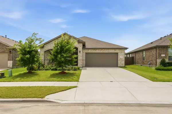 513 Frenchpark Drive, Fort Worth, TX 76052