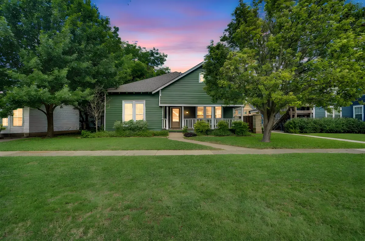 105 S 3rd Street, Midlothian, TX 76065 - #1