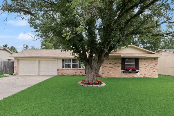 1621 Lee Street, Kaufman, TX 75142