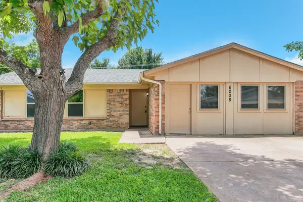 6208 Kary Lynn Drive S, Watauga, TX 76148