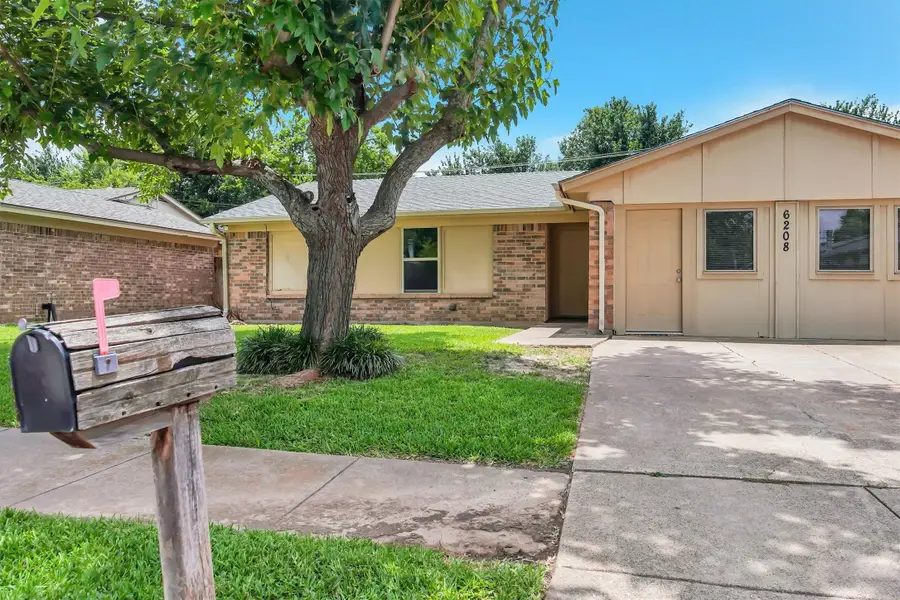 6208 Kary Lynn Drive S, Watauga, TX 76148 - #2